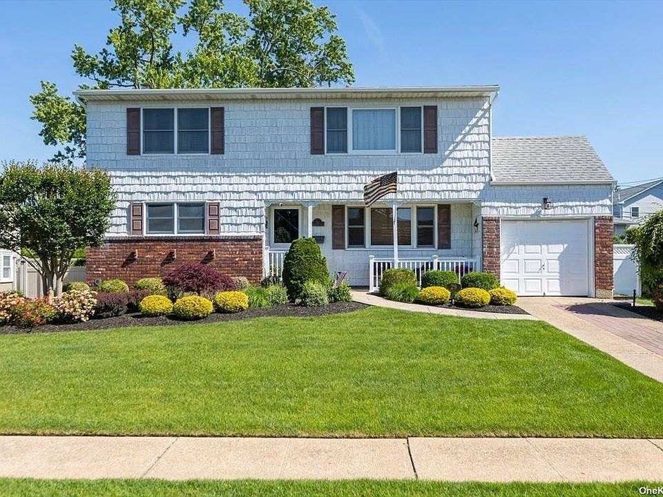 1st image of 29 Meadowwood Ln