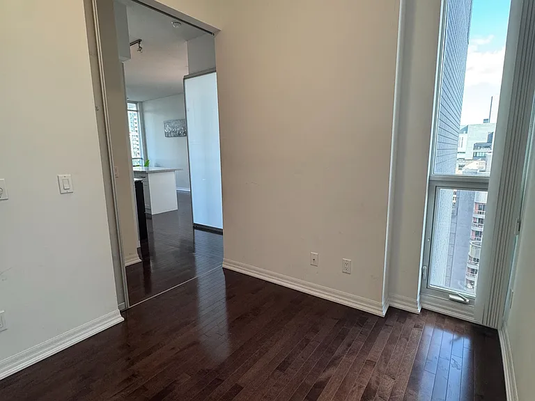 770 Bay St #Penthouse 206 — Photo 31