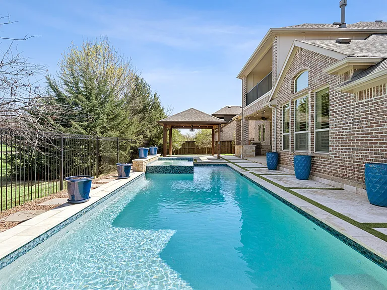 812 Lake Carillon Ln — Photo 31