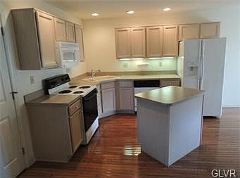 2nd image of 2408 Patriots Ln