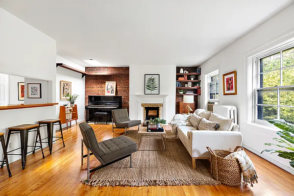 Sold by Compass | media 1