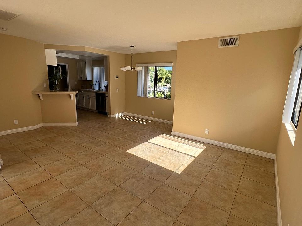 1st image of 18 Brandy Ln