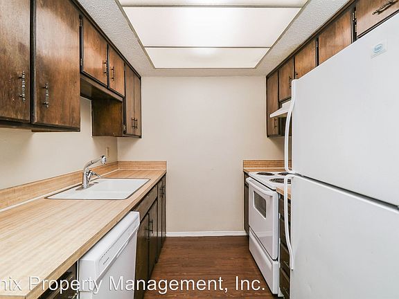 3rd image of 500 4th Ave APT 6