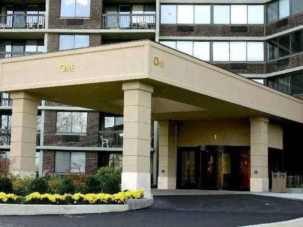 1 Bay Club Dr APT 7O, Bayside, NY 11360