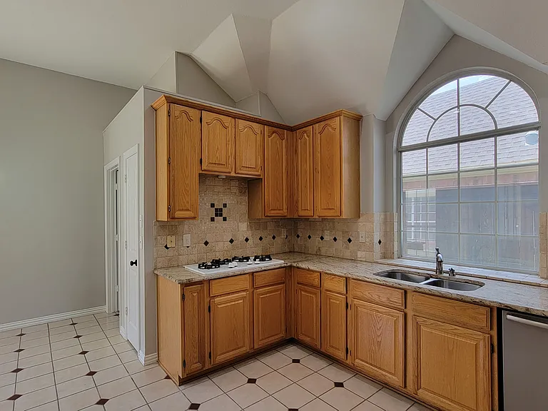 9726 Windy Hollow Dr — Photo 15