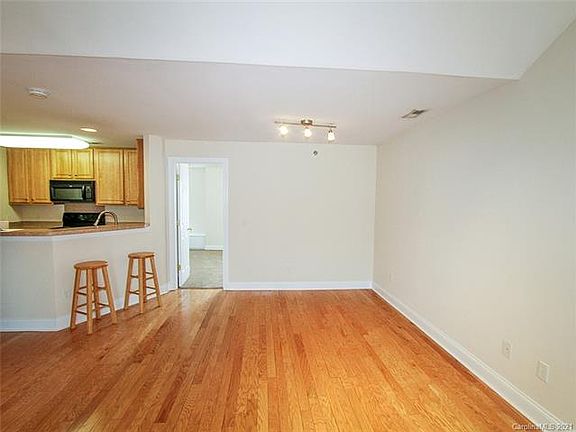5th image of 6850 Park Place Dr