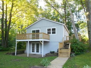6843 W Travis Dr, Ludington, MI 49431