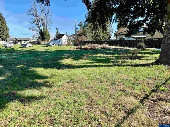 107 N 8th St, Aumsville, OR 97325