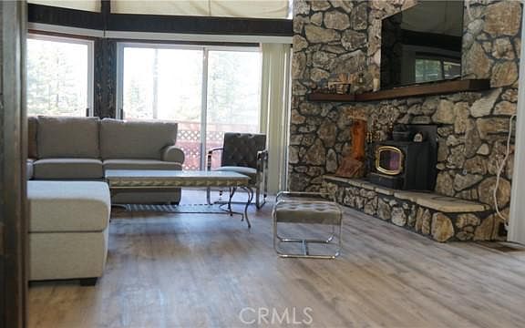 5th image of 15117 Chestnut Ct