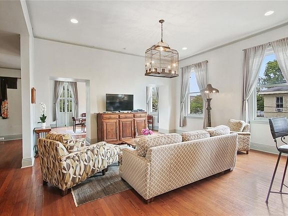 2nd image of 1321 Napoleon Ave