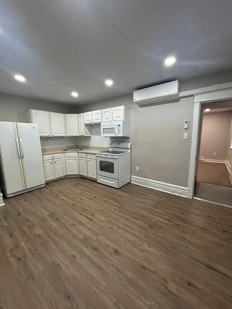 601 South West End Avenue — Photo 2