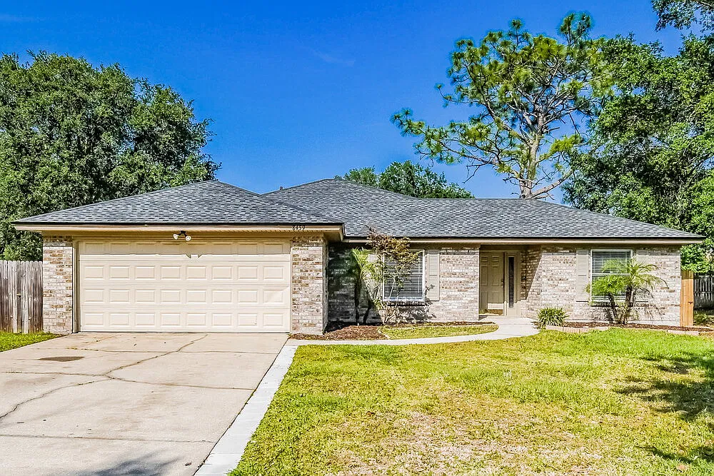 3 bed, 2.0 bath, 1496 sqft, $1,925 — Photo 1