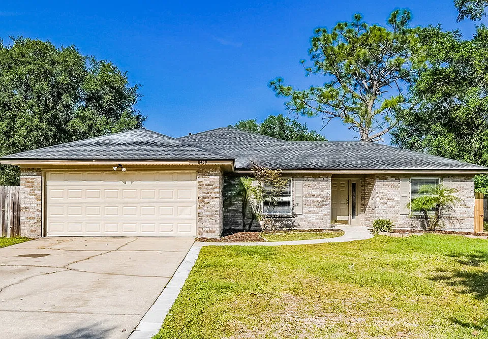 8459 Bandera Cir E