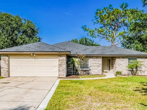 8459 Bandera Cir E, Jacksonville, FL 32244