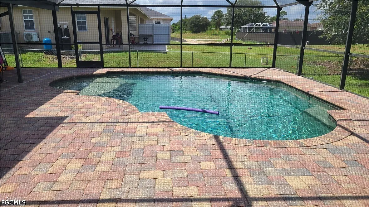 3 bed, 2.0 bath, 1206 sqft, $2,000 — Photo 4