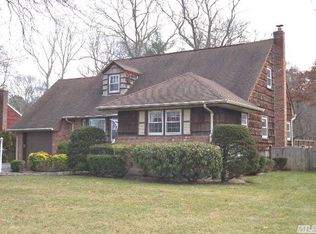 112 Lillian Rd, Nesconset, NY 11767