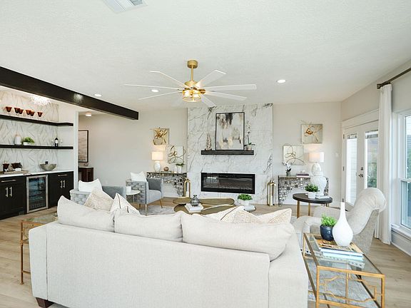 5th image of 848 Lake View Dr