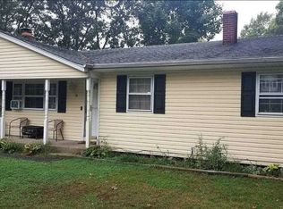 15 Tyne Rd, Shirley, NY 11967