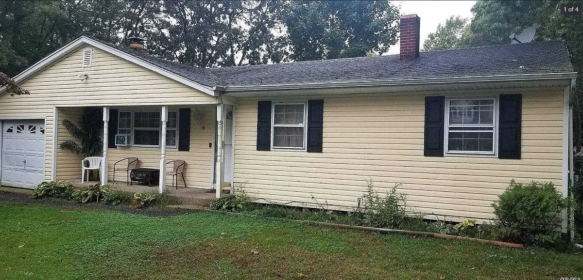 Photo 1 of 12 - 15 Tyne Rd #1 - Shirley, NY Primary Photo - 15 Tyne Rd #1