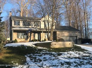 1816 Willow Woods Ln, Lansing, MI 48917