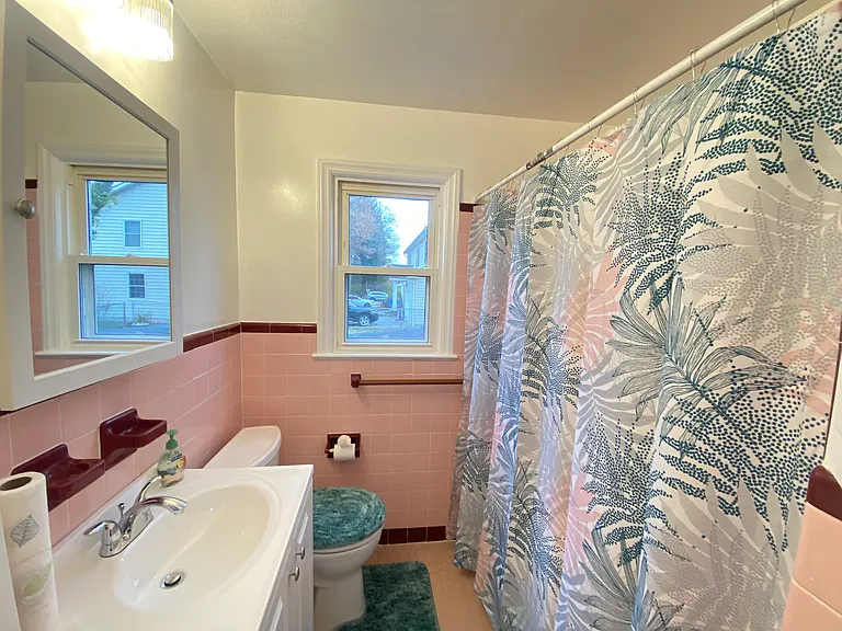 1598 Front St — Photo 17