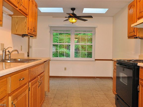 3rd image of 1319 Fox Run Dr #C