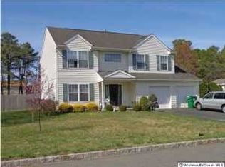 7 Laketree Ct, Manchester, NJ 08759