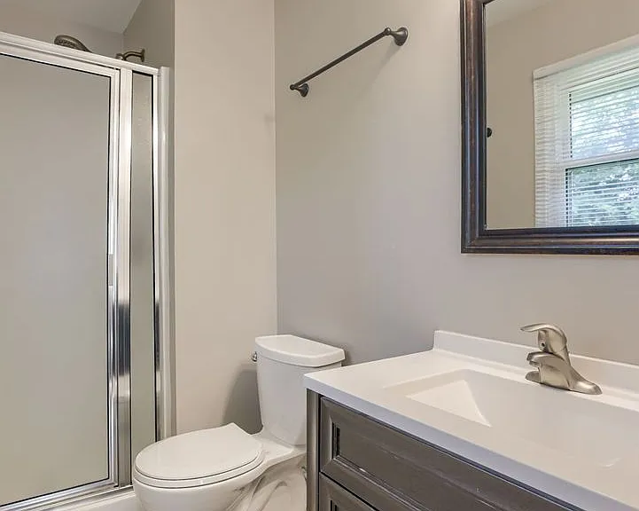 11705 Meredith Ave — Photo 20