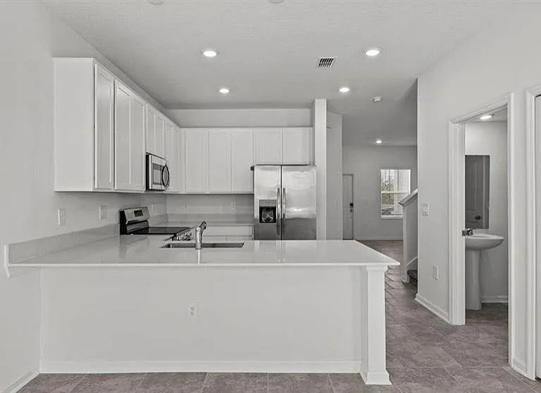 3302 Laurent Loop — Photo 3