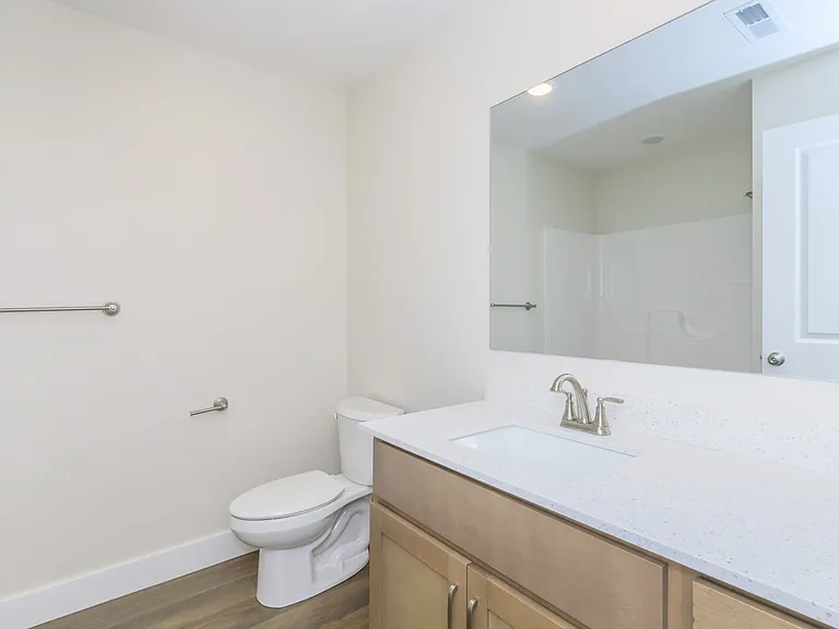 Orchard Park Apartments Bath