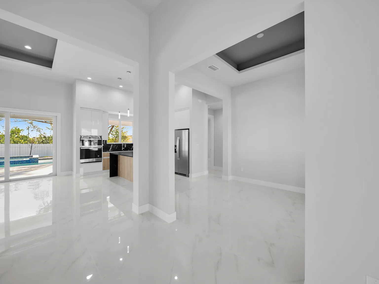 4 bed, 2000 sqft, $3,200 — Photo 4