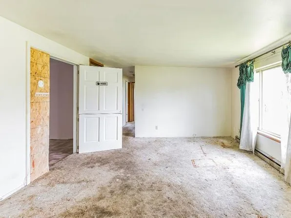 3402 23rd St SW, Puyallup, WA 98373