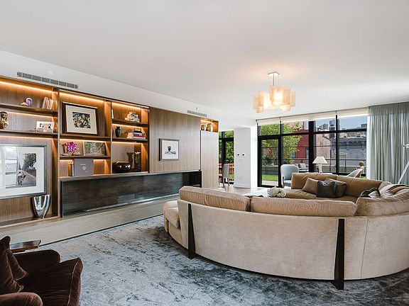 3rd image of 150 Charles St APT 4BS