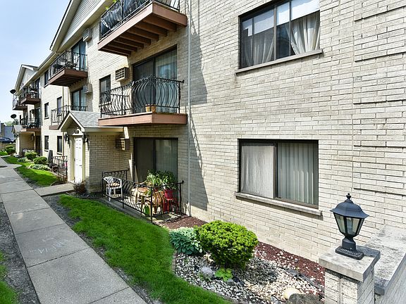 3rd image of 7206 W Cortland St APT 208