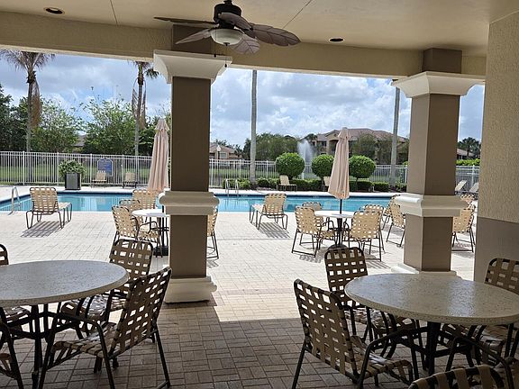 5th image of 131 SW Palm Drive #108