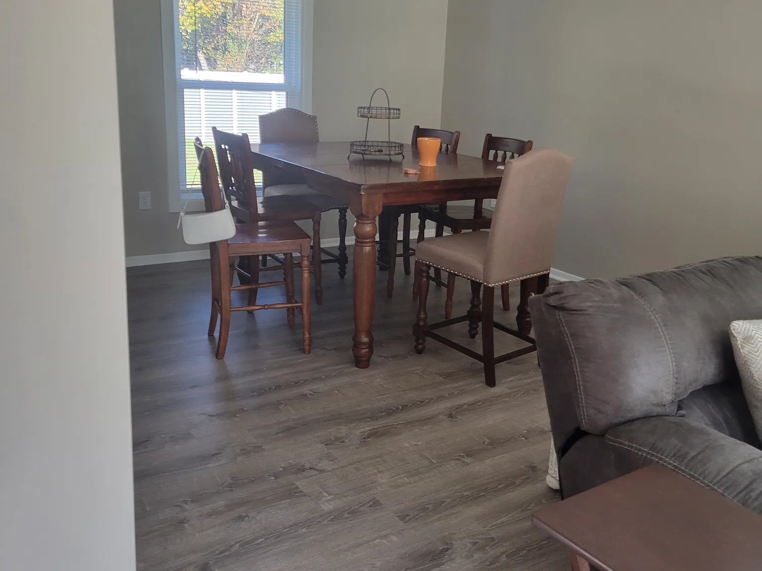 3 bed, 1600 sqft, $3,000 — Photo 2