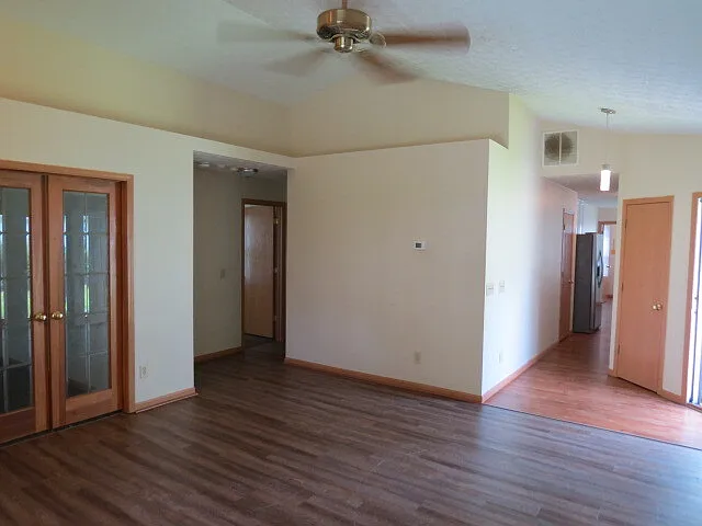 3 bed, 2.0 bath, 1233 sqft, $1,850 — Photo 4