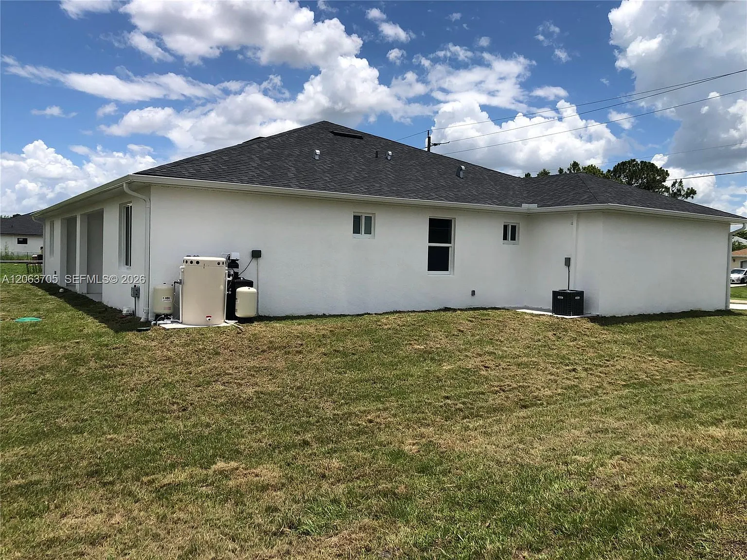 3 bed, 2.0 bath, 1960 sqft, $1,790 — Photo 3