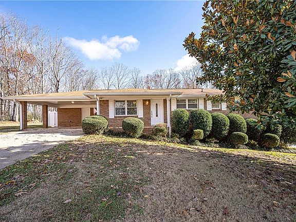 3rd image of 3509 Rocky Creek Dr