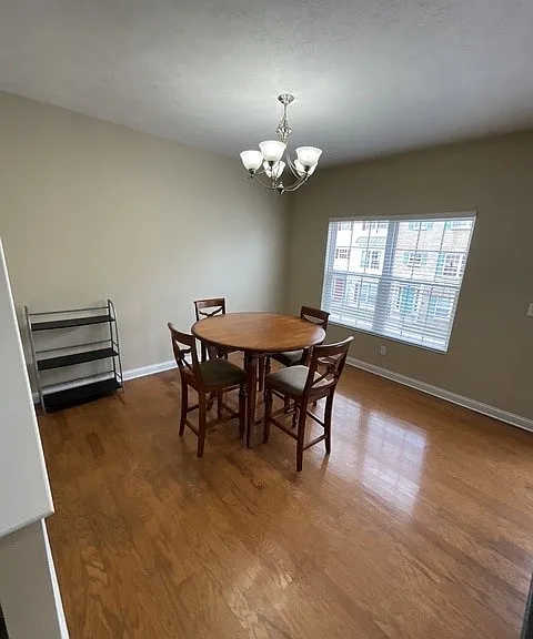 424 Abbey St — Photo 7