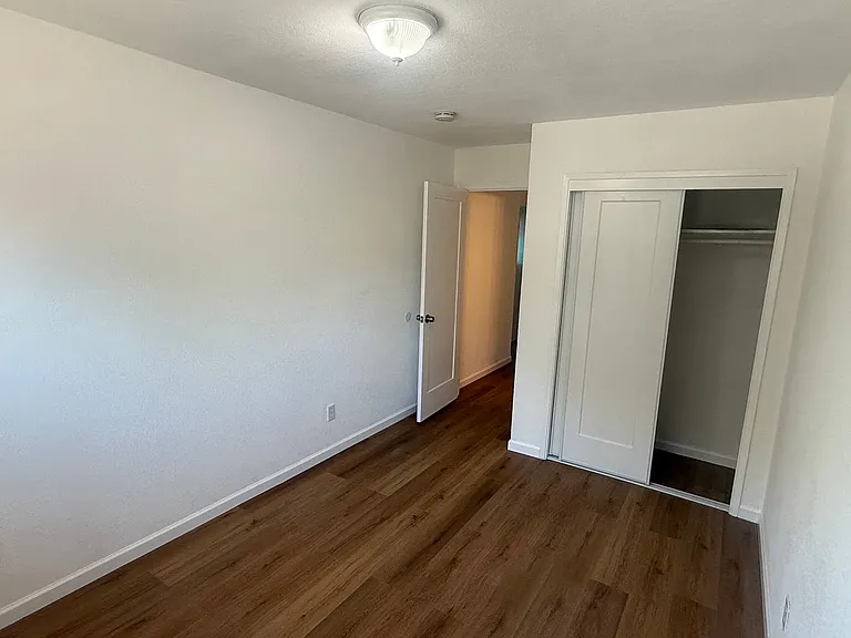 Willard Ave - 301 — Photo 28