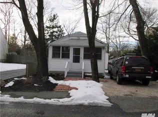 44 Satinwood Rd, Rocky Point, NY 11778