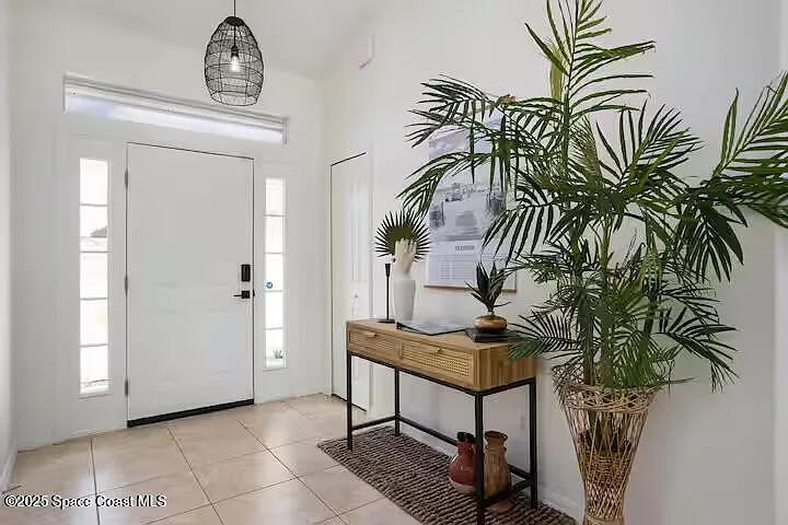 4 bed, 2.0 bath, 1793 sqft, $2,295 — Photo 4