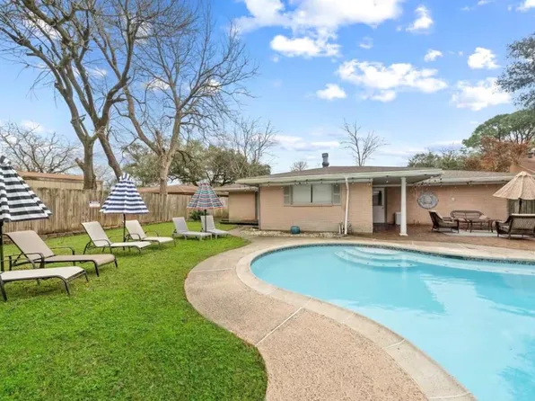 716 San Jacinto Ave, Texas City, TX 77590