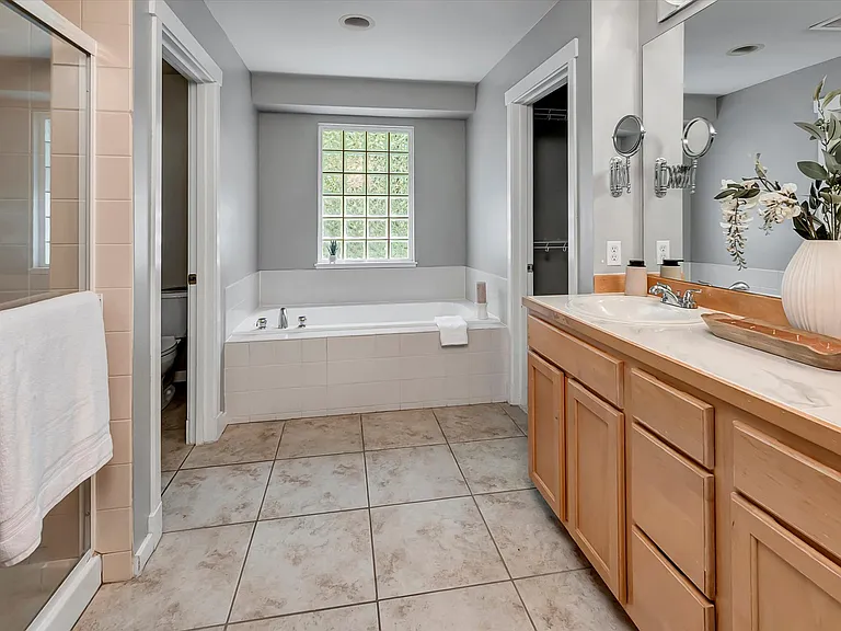 1601 NE Katsura St #501 — Photo 8
