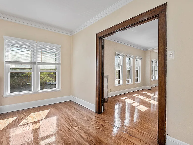 Cambridge Manor — Photo 11