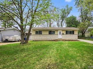 1180 Kostka Ln, Florissant, MO 63031