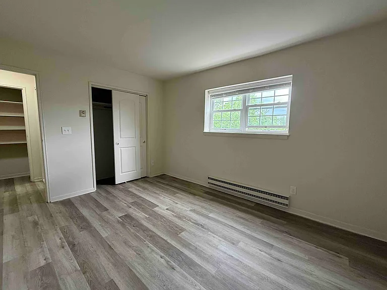 Jamestown Apartments — Photo 3