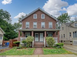 17 Codington Pl, Somerville, NJ 08876