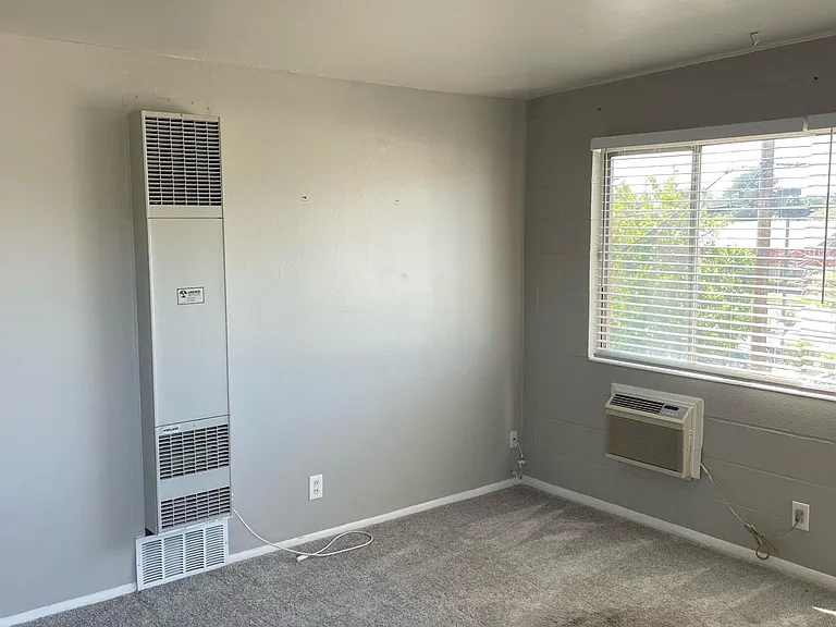 900 Willow St #8 — Photo 5